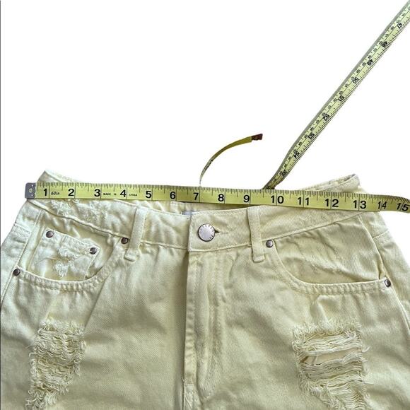 Forever 21 Yellow Distressed Cut off High waist jean shorts size 25 - Picture 6 of 6